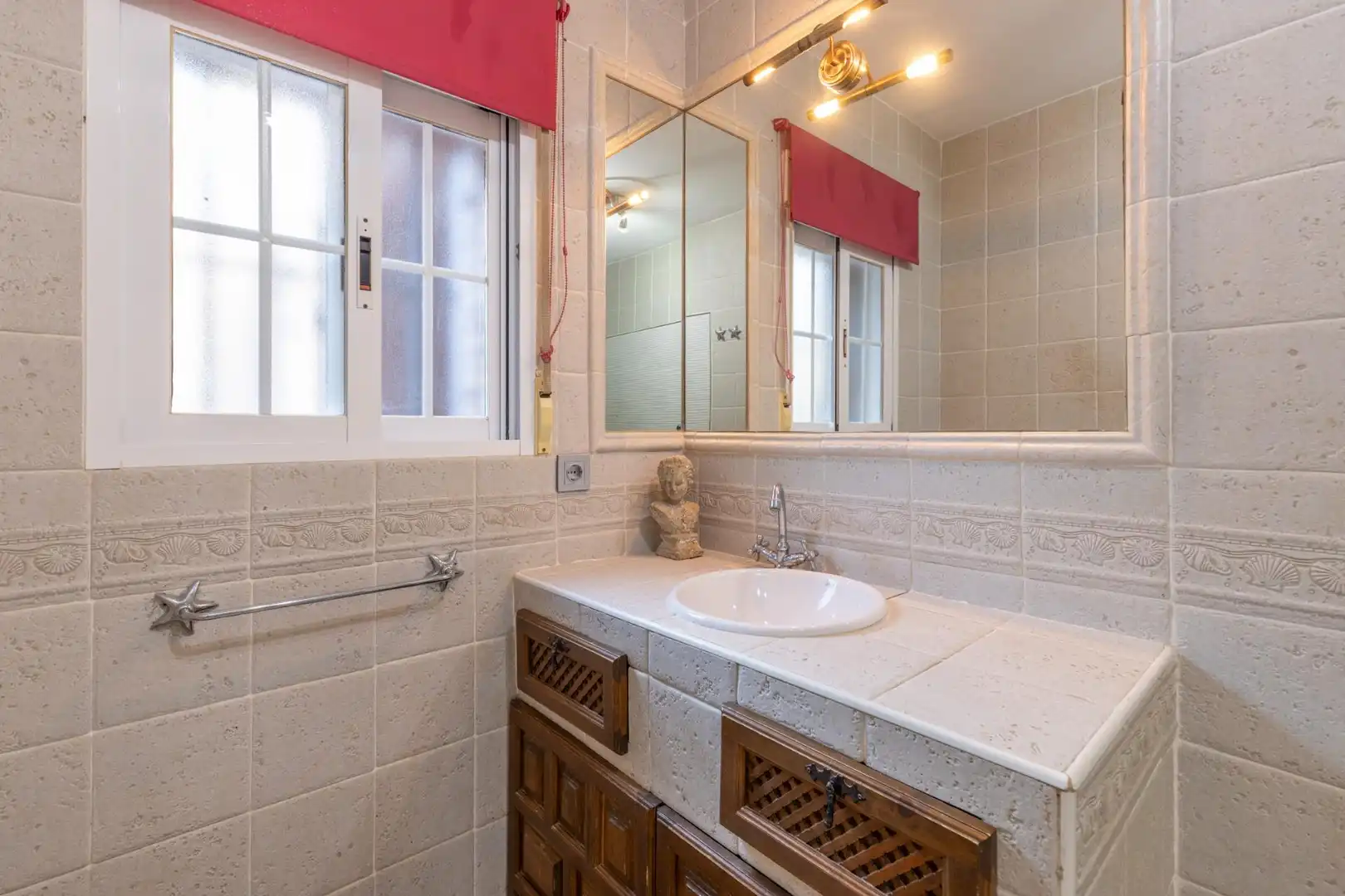 Baño de Casa o chalet en venta en Madrid con Aire acondicionado, Calefacción y Jardín privado