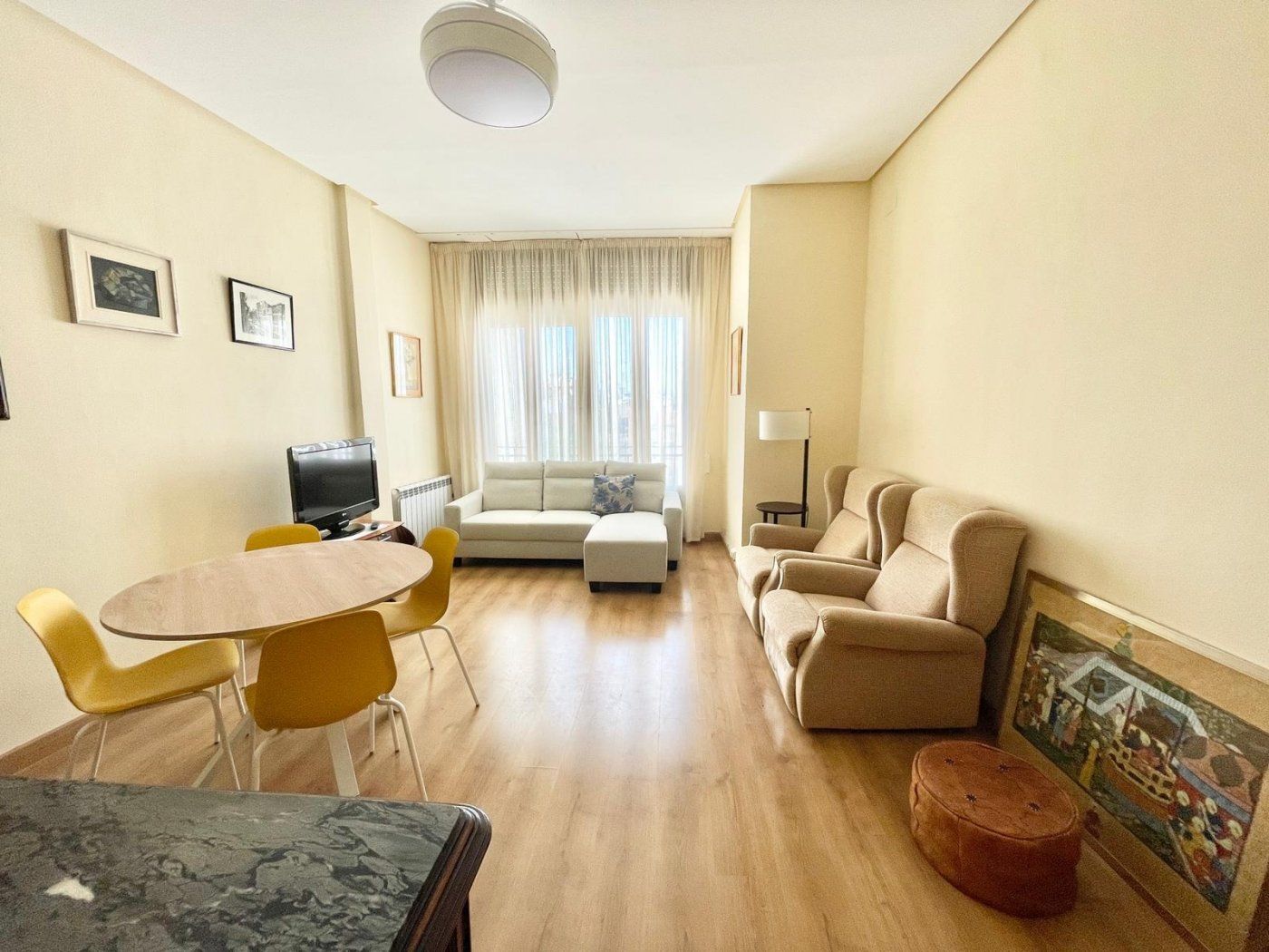 Living room of Flat to rent in  Valencia Capital  with Heating, Parquet flooring and Balcony