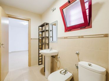 Rez-de-chaussée avec ascenseur à vendre à Calle Ricardo Calvo