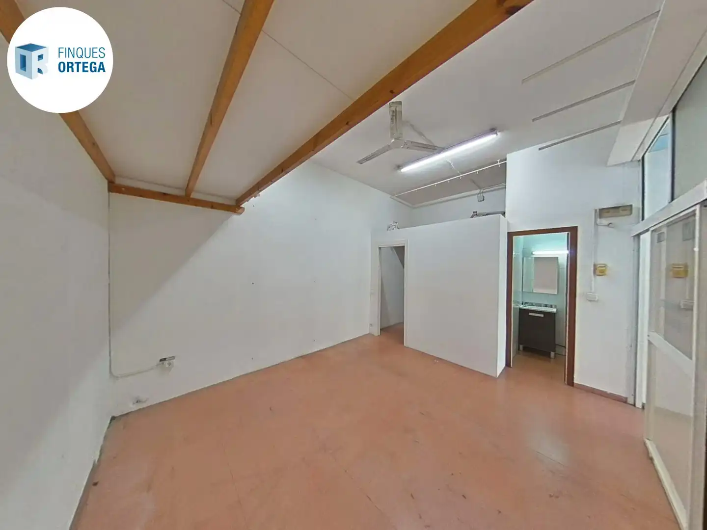 Local comercial de lloguer a de Víctor Català, imagen 12