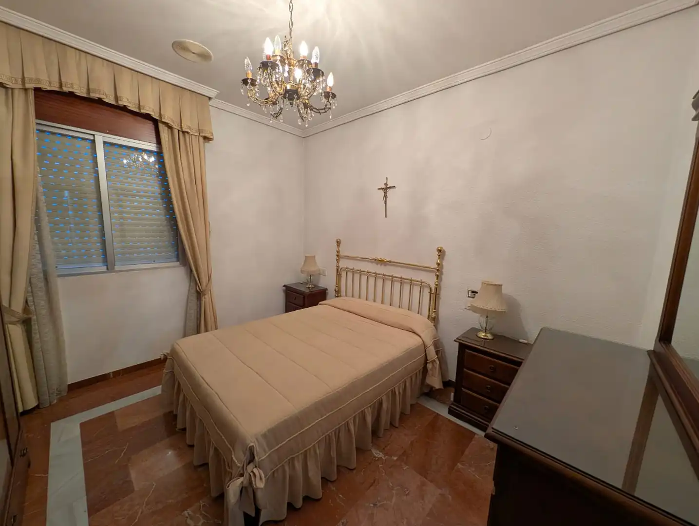 Habitación de Piso en venta en Lucena con Calefacción, Terraza y Trastero