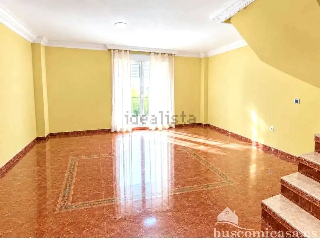Casa amb balcó en venda a Avenida Doctor Juan Reyes, imagen 3