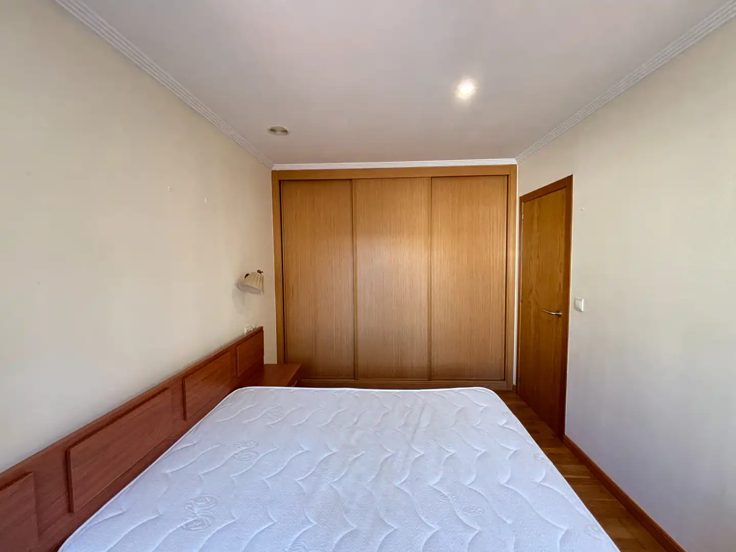 Schlafzimmer von Wohnungen zum Verkauf in Santiago de Compostela  mit Heizung, Abstellraum und Möbliert