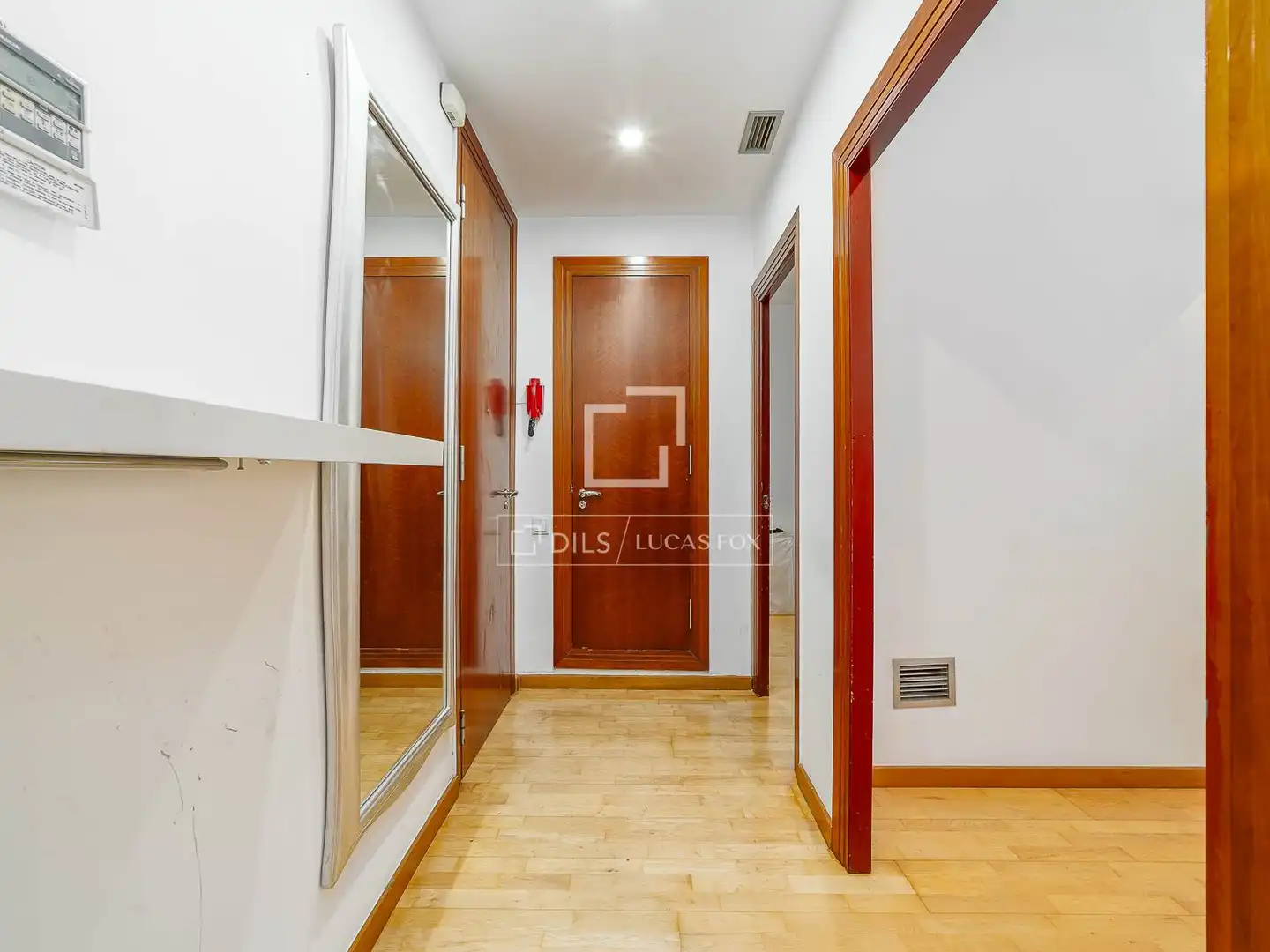 Wohnung zum Verkauf in Barcelona mit Klimaanlage und Heizung