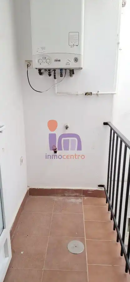Flat for sale in Valdepeñas  with Air Conditioner, Heating and Storage room