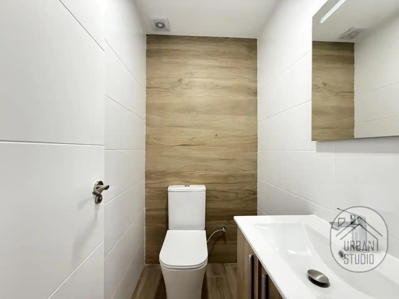 Bathroom of Ground floor for sale in Torrevieja  with Air Conditioner, Terrace and Community pool