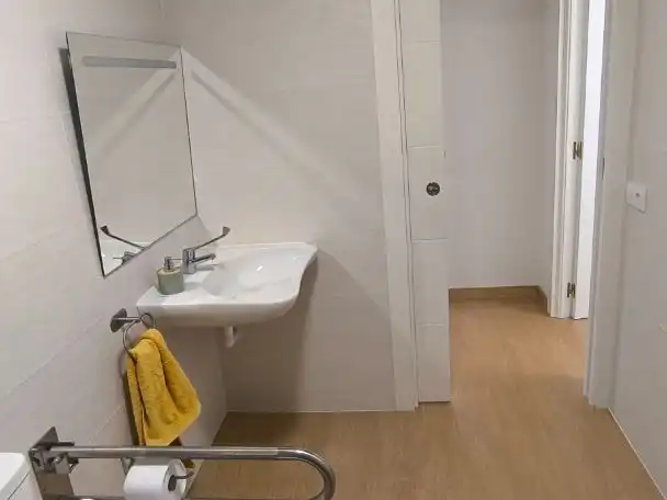 Bany de Oficina en venda en  Logroño amb Aire condicionat, Calefacció i Terrassa