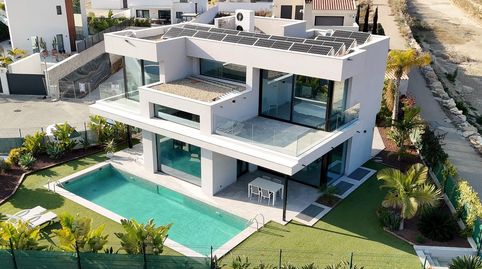 Villa independiente de 262 m2 a 250 m del mar, con piscina y ventana subacuática en Cala Marqués