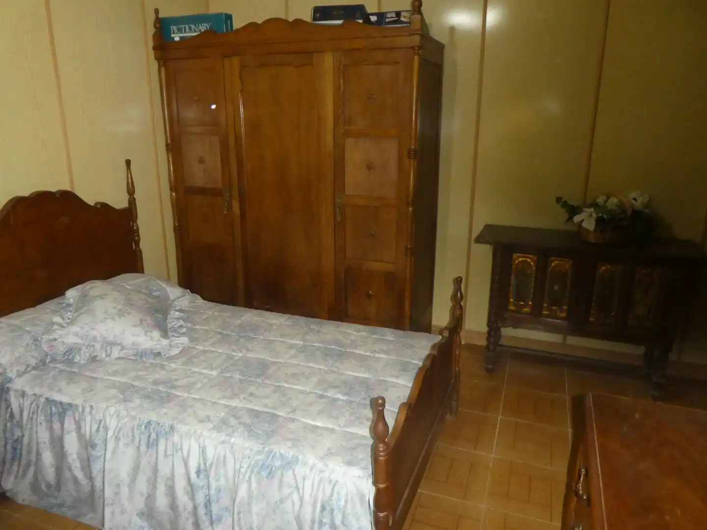 Habitación de Casa adosada en venta en Castrillo del Val con Calefacción, Jardín privado y Parquet