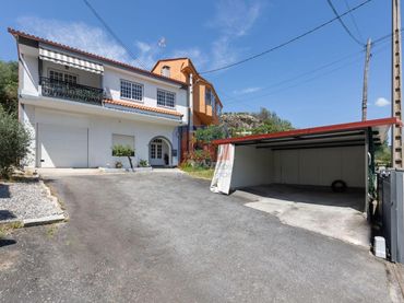 Detached house with balcony for sale in Ribadavia