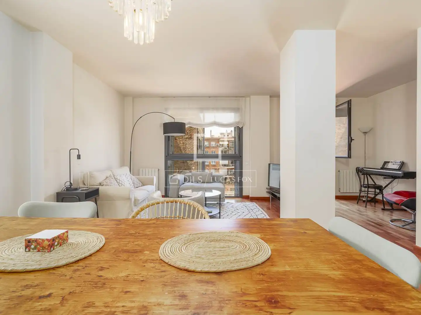 Vista exterior de Piso en venta en Barcelona con Aire acondicionado, Calefacción y Parquet