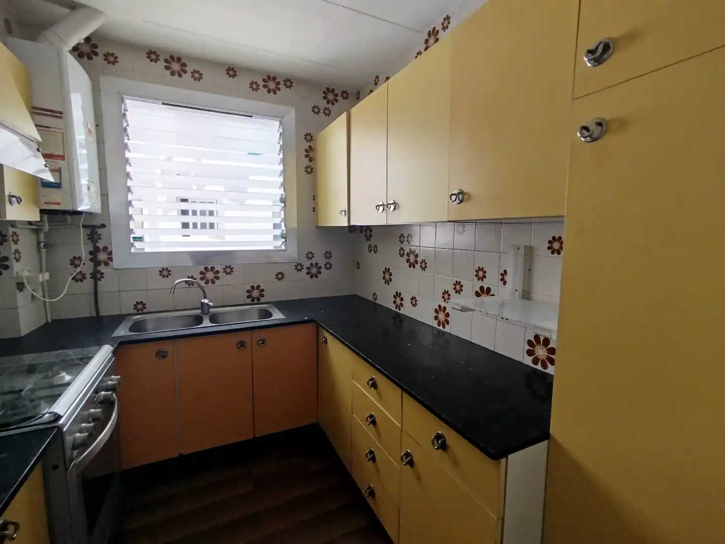Kitchen of Flat for sale in Barcelona  with Air Conditioner, Heating and Balcony