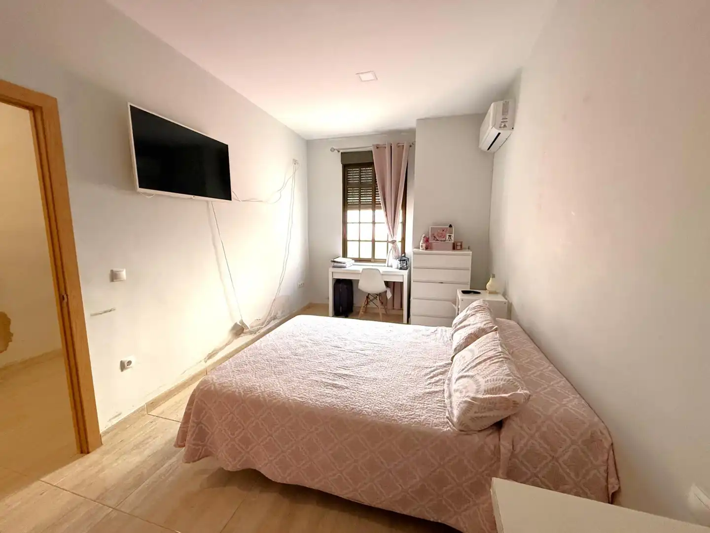 Bedroom of Detached homes for sale in Santiponce  with Air Conditioner, Terrace and Storage room