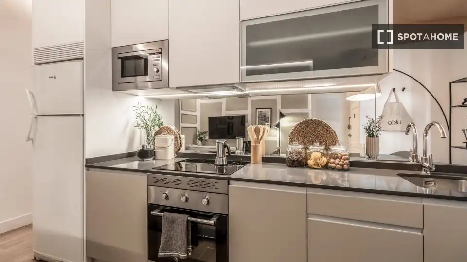 Küche von Wohnung zur Miete in Madrid mit Klimaanlage, Heizung und Möbliert