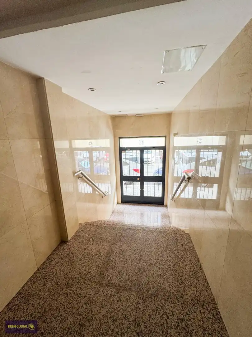 Piso en venta en Madrid con Calefacción, Amueblado y Alarma