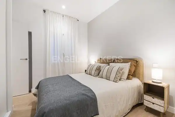 Bedroom of Flat for sale in Madrid  with Air Conditioner, Heating and Parquet flooring