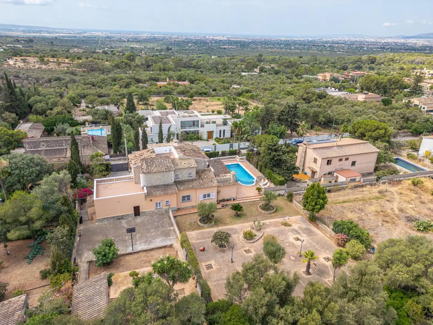 Vista exterior de Casa o xalet en venda en Marratxí amb Aire condicionat, Calefacció i Jardí privat