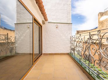 Casa con balcón en venta en Carrer de la Peixateria