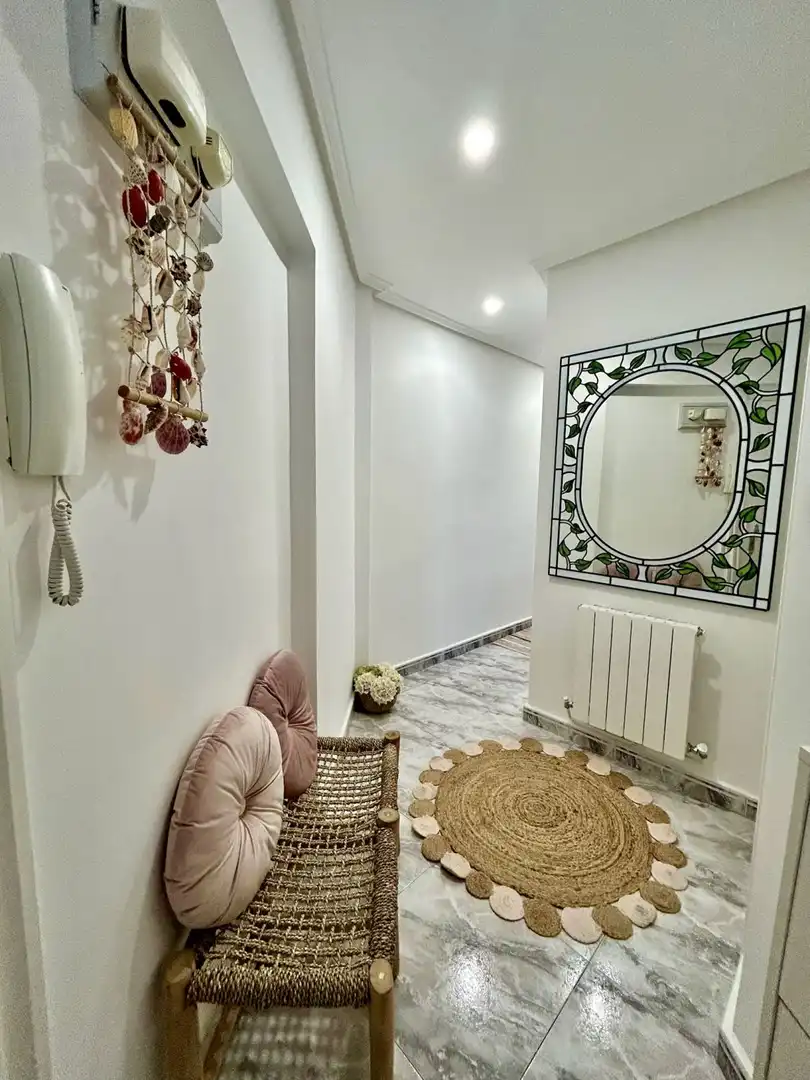 Piso en venta en Laredo con Calefacción, Terraza y Amueblado