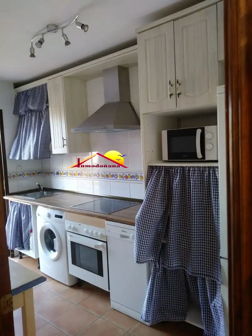 Cuina de Casa adosada en venda en Almonte amb Terrassa, Traster i Moblat