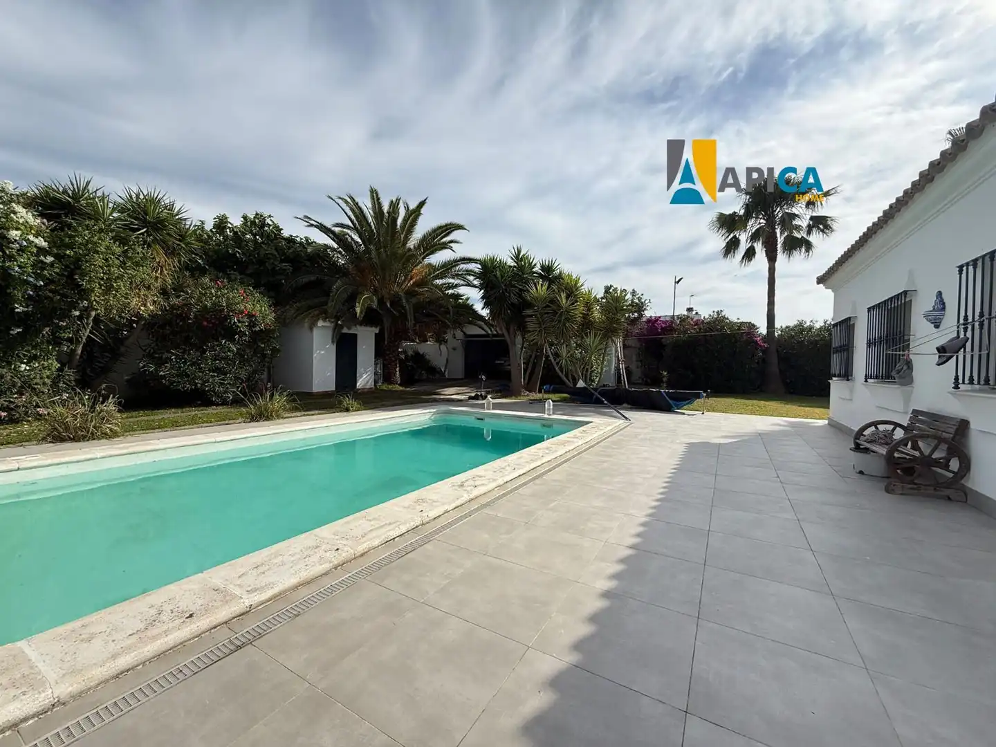 Swimming pool of Houses for sale in Chiclana de la Frontera  with Air Conditioner, Terrace and Storage room