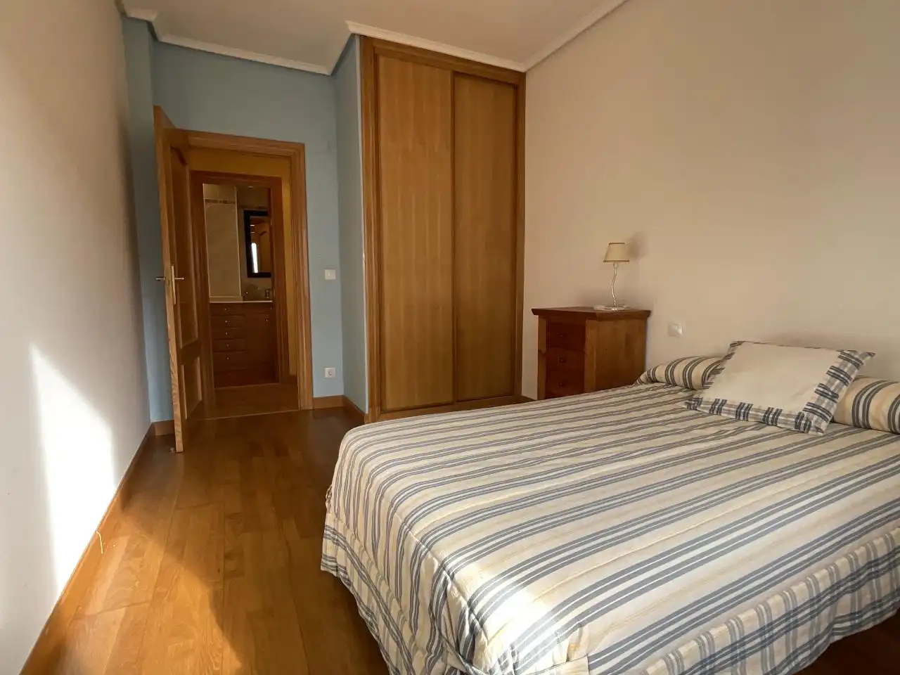 Dormitori de Dúplex en venda en Santo Domingo de la Calzada amb Calefacció, Parquet i Terrassa