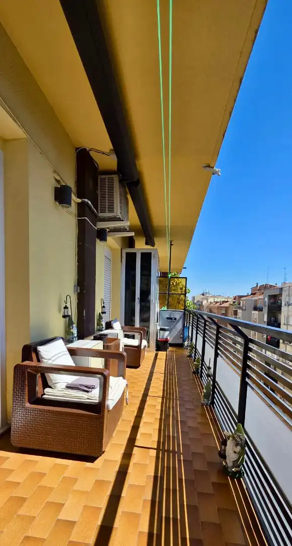 Flat with terrace for sale in Avenida Gonzalo de Berceo, imagen 2