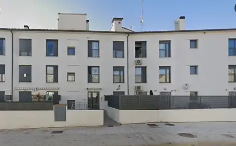 Individual en venta en Avenida Valencia 14