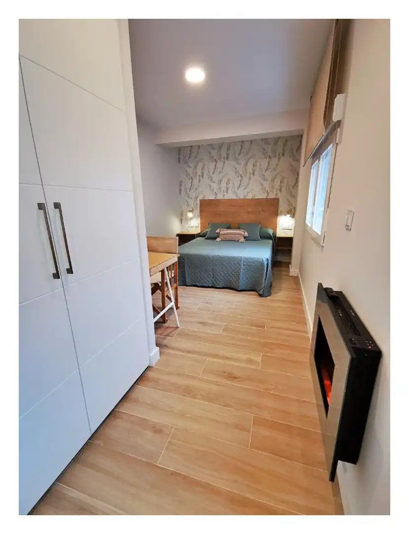 Dormitori de Apartament de lloguer en Oleiros amb Calefacció, Parquet i Moblat