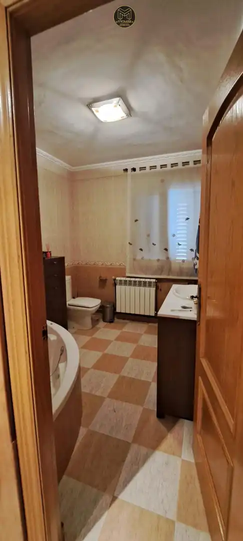 Bany de Casa o xalet en venda en Cárcheles amb Aire condicionat, Jardí privat i Terrassa