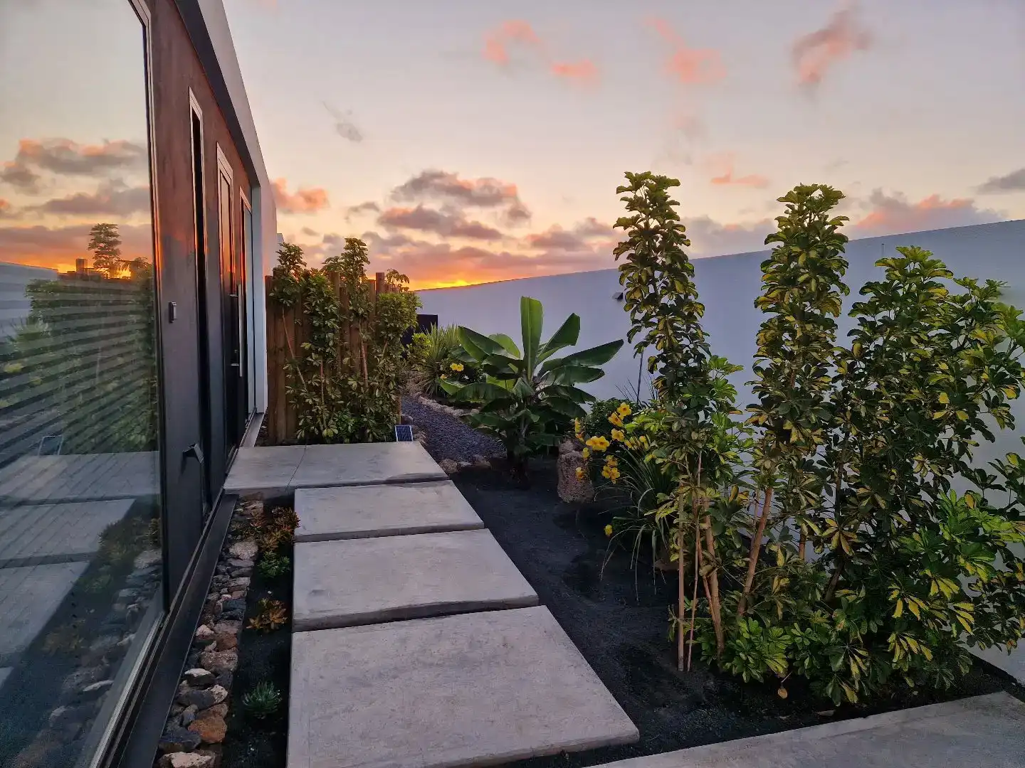 Terrasse von Wohnung zum Verkauf in La Oliva mit Klimaanlage, Privatgarten und Schwimmbad