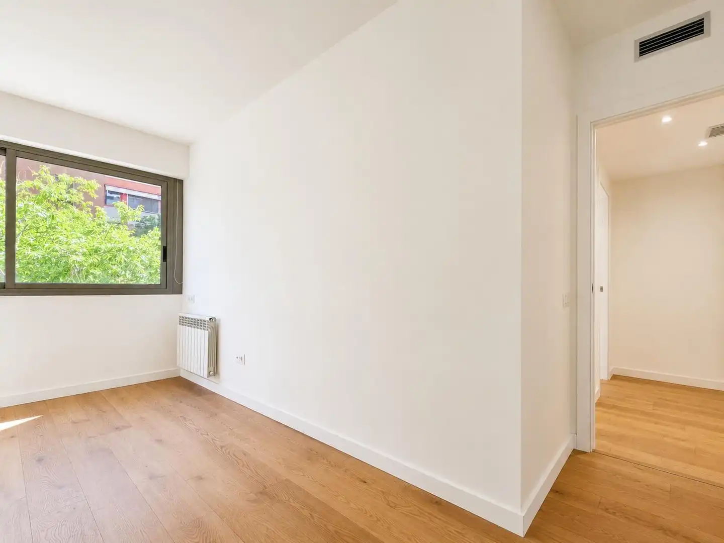 Schlafzimmer von Wohnung zum Verkauf in Barcelona mit Klimaanlage, Heizung und Terrasse