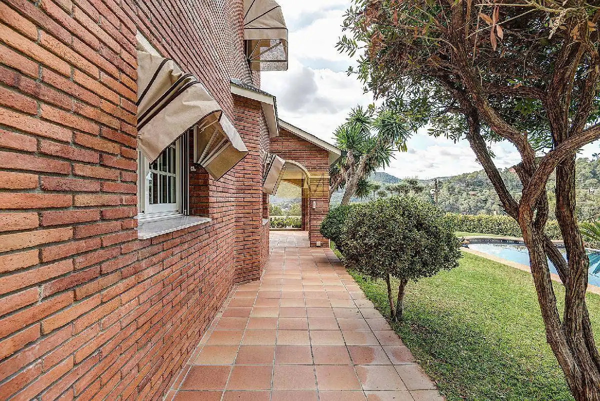 Vista exterior de Casa o chalet en venta en Vallirana con Aire acondicionado, Calefacción y Jardín privado
