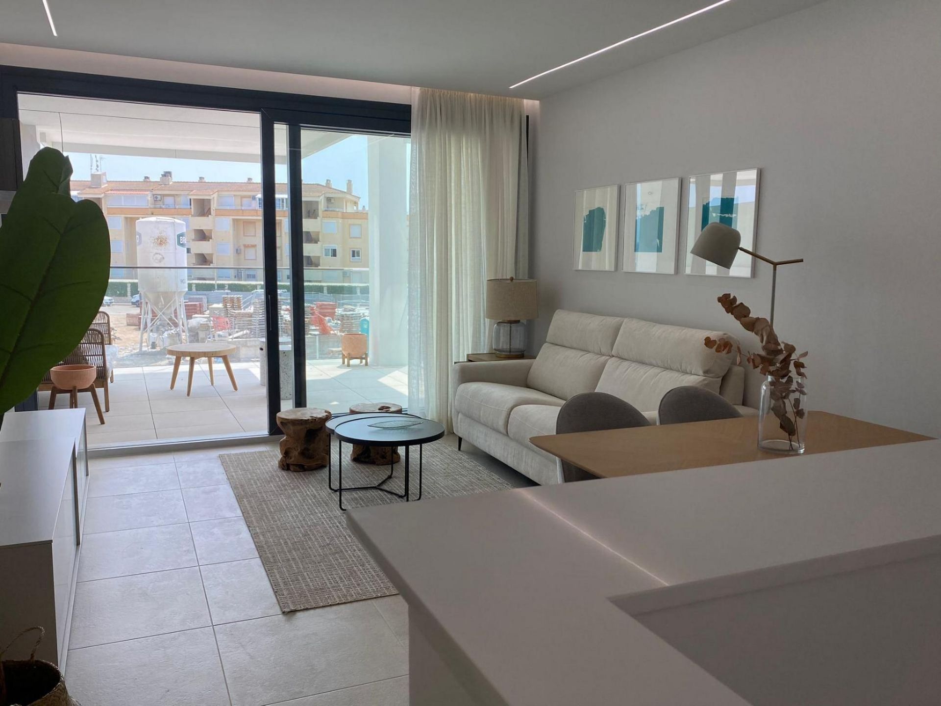 Sala d'estar de Pis de lloguer en Dénia amb Aire condicionat, Moblat i TV