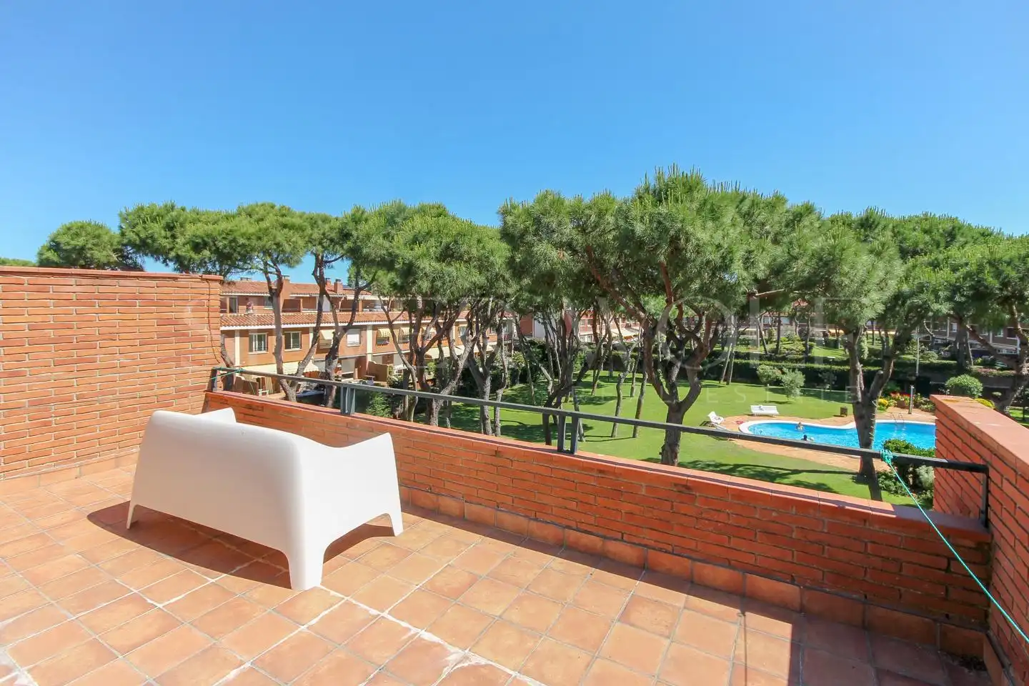 Terrasse von Einfamilien-Reihenhaus zur Miete in Gavà mit Klimaanlage, Heizung und Privatgarten