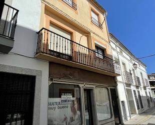 Exterior view of Building for sale in Malpartida de Plasencia