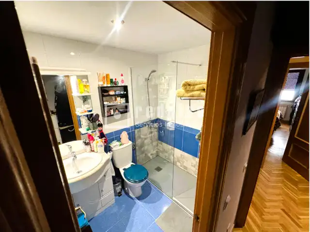 Baño de Piso en venta en Parla con Aire acondicionado, Calefacción y Parquet