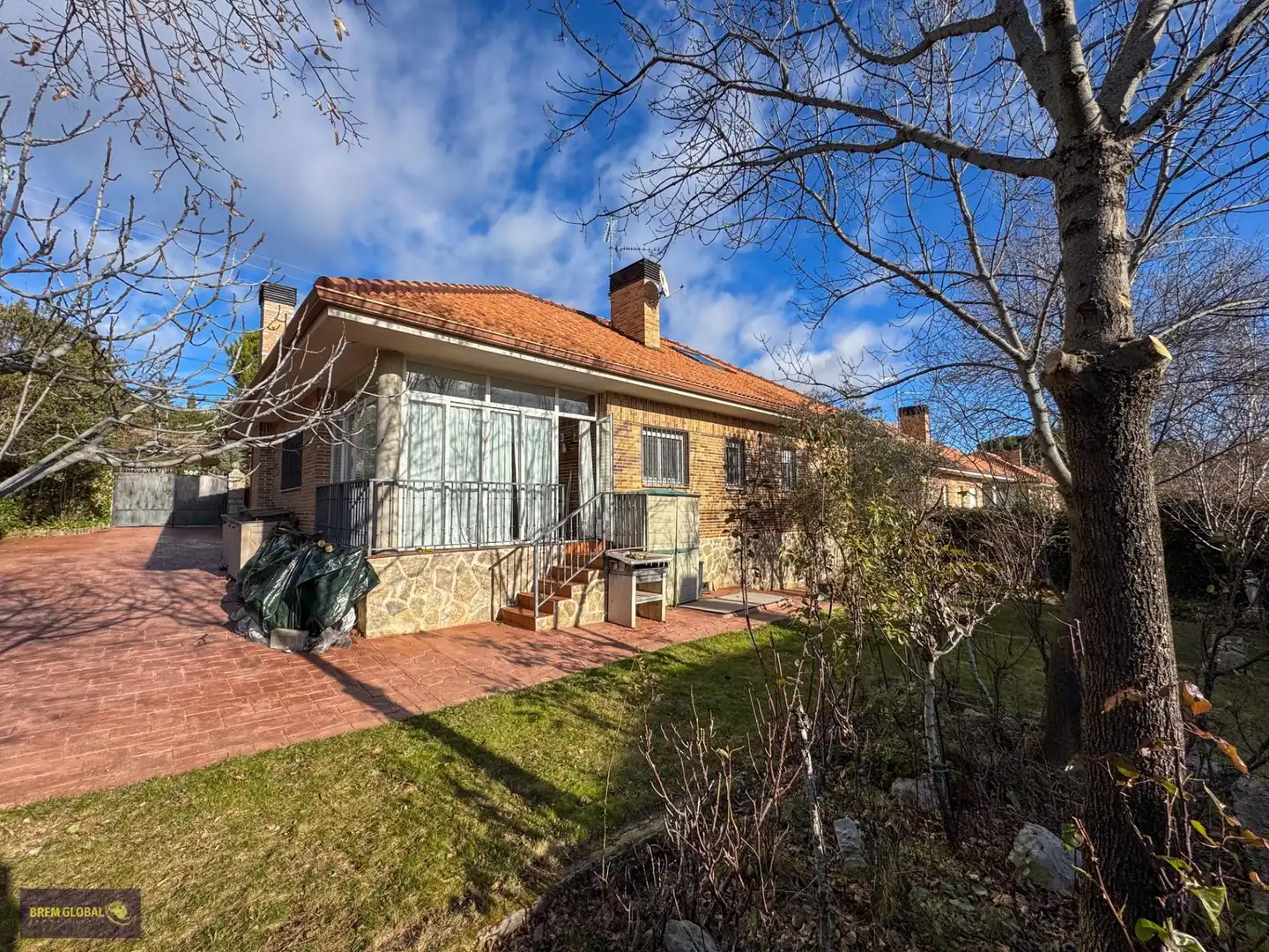 Vista exterior de Casa o chalet en venta en Lozoyuela-Navas-Sieteiglesias con Jardín privado