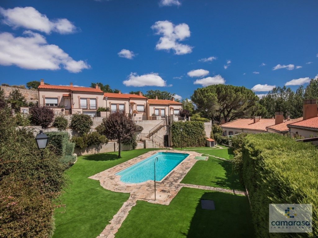 Jardí de Casa o xalet en venda en Ávila Capital amb Aire condicionat, Jardí privat i Terrassa