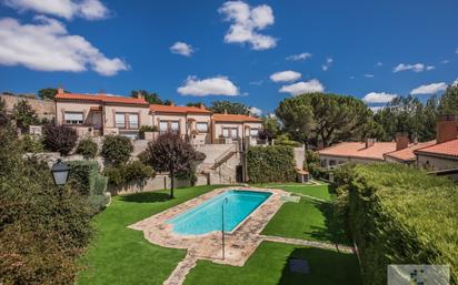 Jardí de Casa o xalet en venda en Ávila Capital amb Aire condicionat i Terrassa