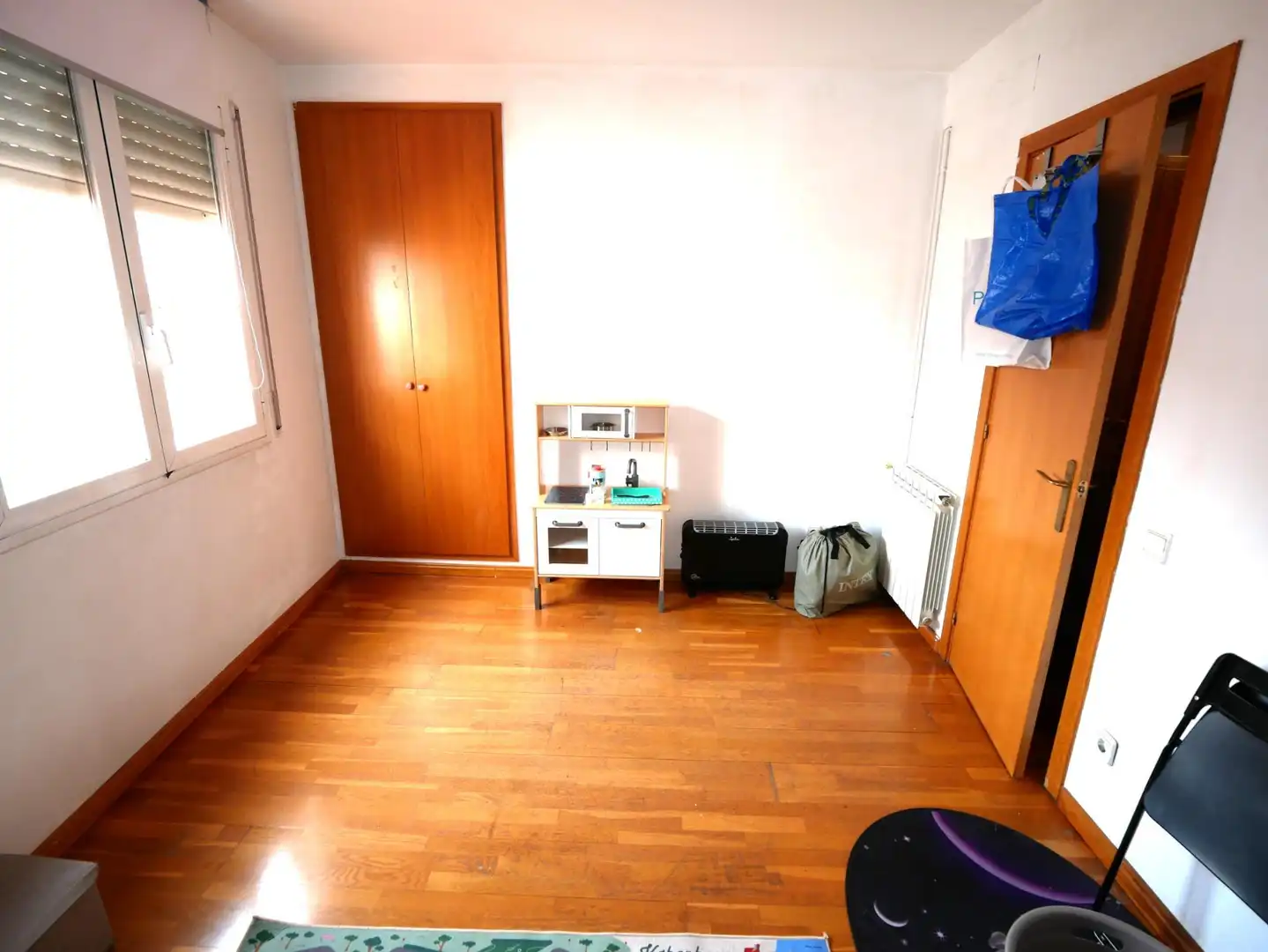 Schlafzimmer von Wohnung zum Verkauf in Barcelona mit Parkett