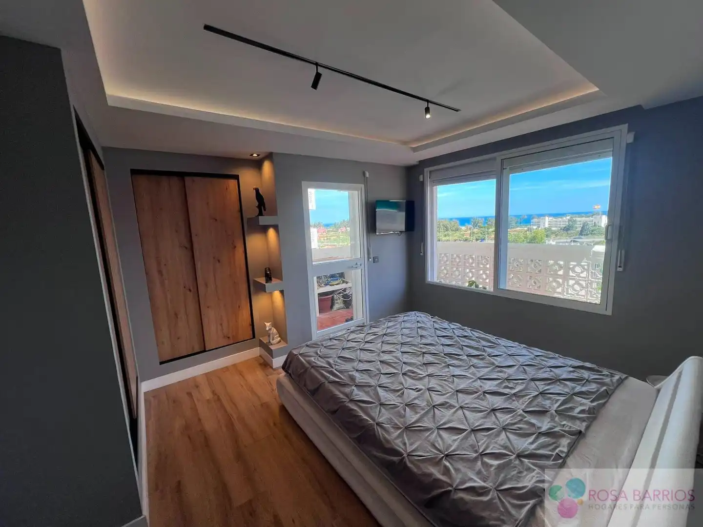 Bedroom of Flat for sale in Estepona  with Air Conditioner, Terrace and Community pool