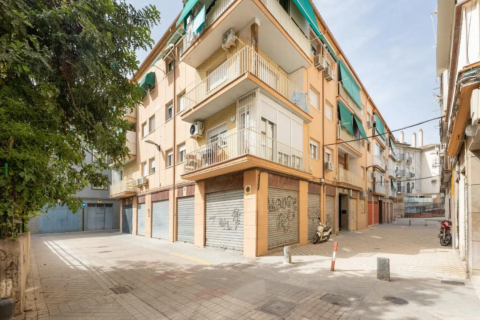 Exterior view of Flat for sale in Granada  with Furnished and Balcony