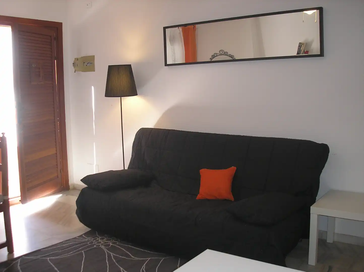 Sala d'estar de Apartament en venda en Manilva amb Aire condicionat, Terrassa i Moblat