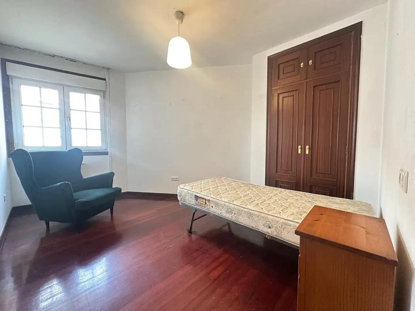 Habitación de Piso de alquiler en Santiago de Compostela  con Calefacción, Amueblado y Lavadora