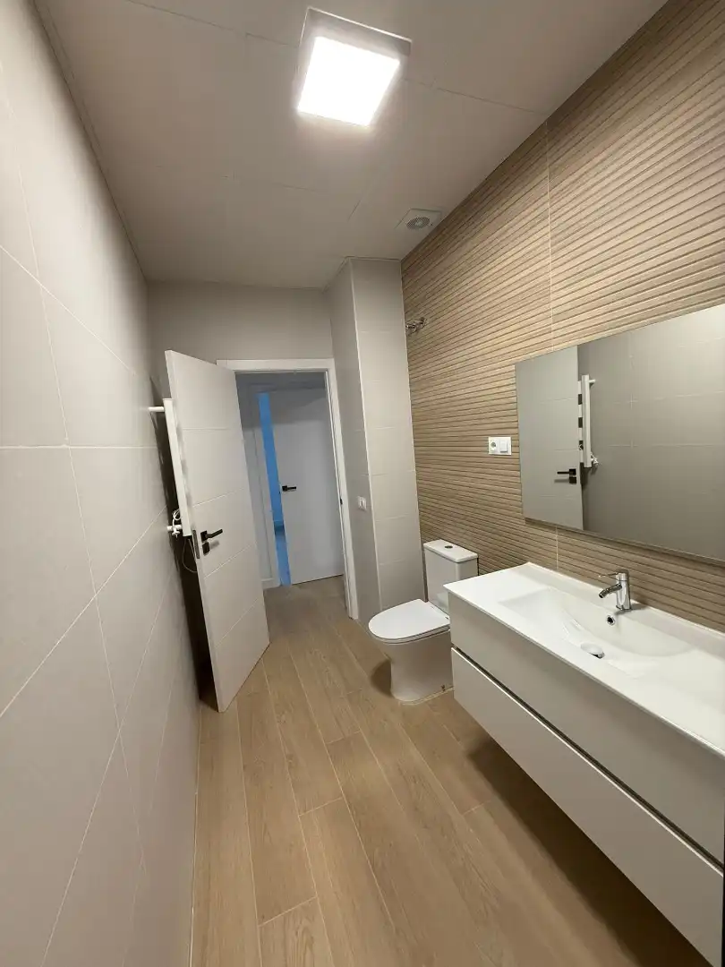 Baño de Piso de alquiler en Málaga con Aire acondicionado, Amueblado y Horno