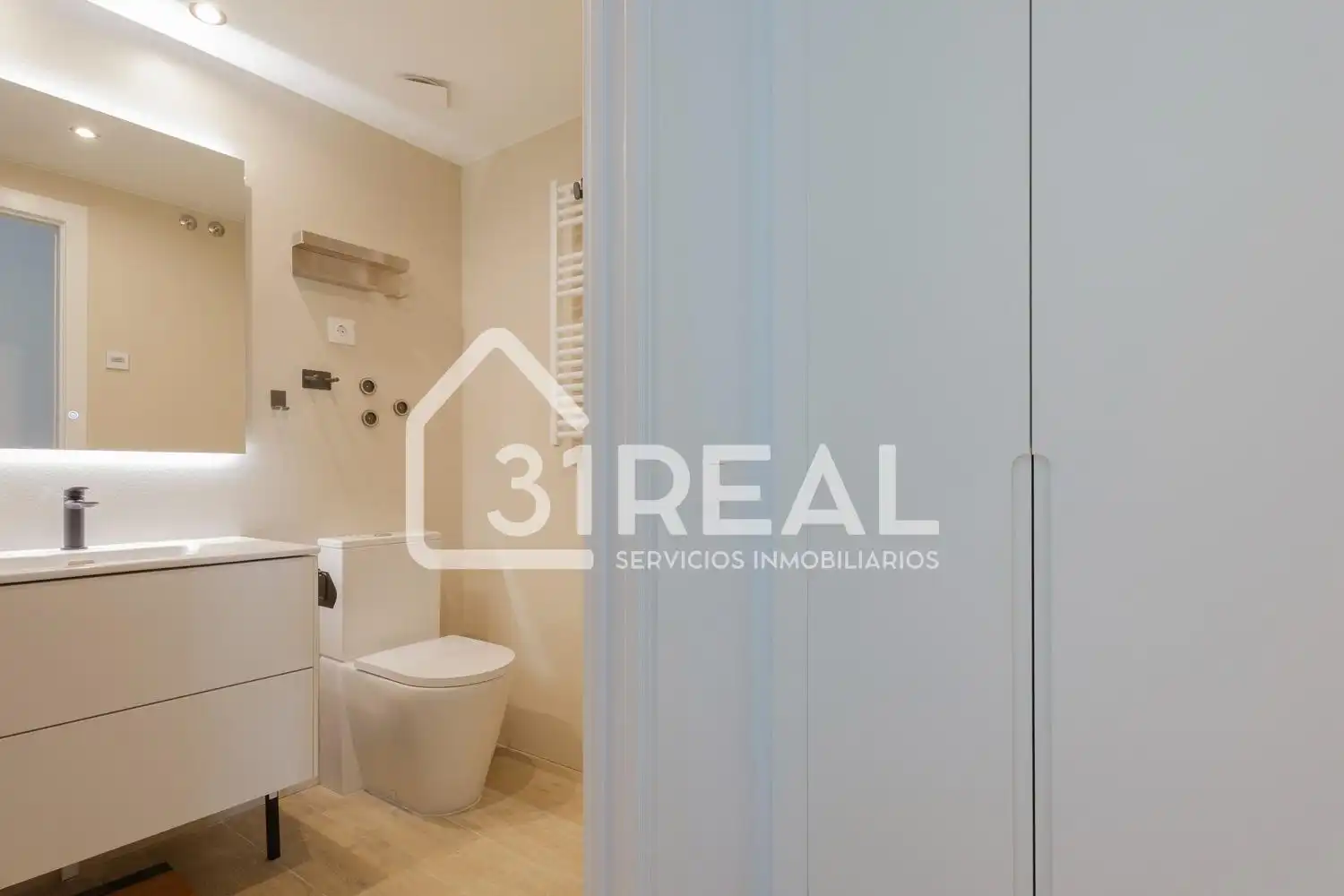 Bedroom of Flat for sale in Madrid  with Air Conditioner, Heating and Terrace