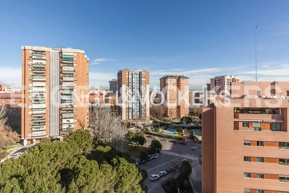 Vista exterior de Pis de lloguer en Madrid amb Calefacció