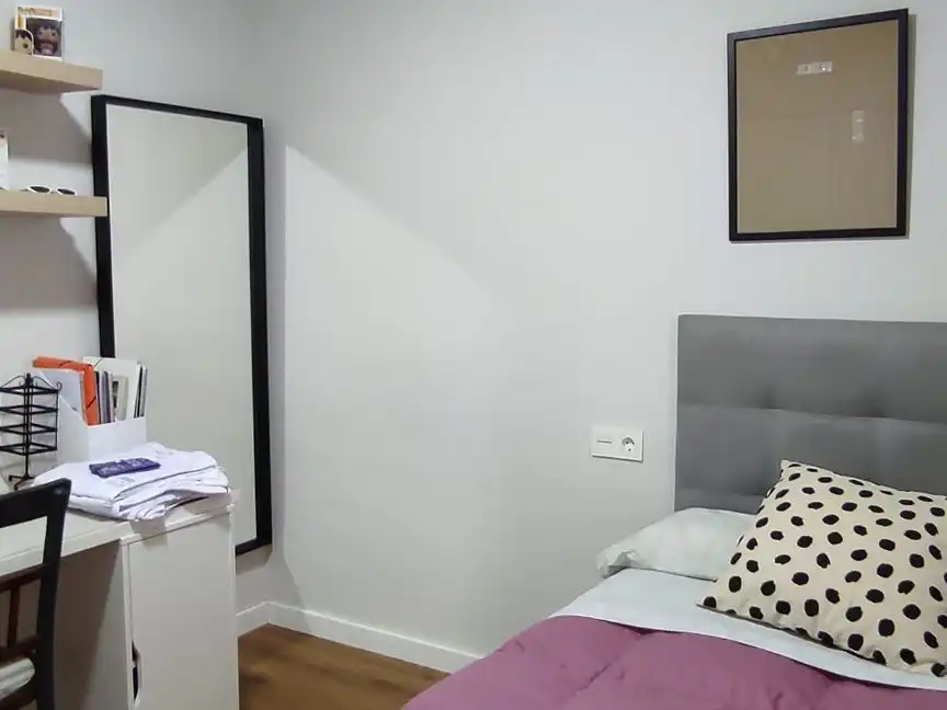 Habitación de Piso en venta en La Zubia Ciudad