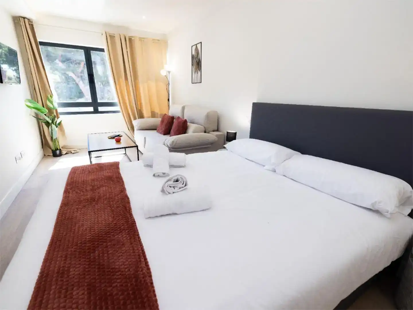 Habitación de Apartamento de alquiler en Madrid con Aire acondicionado y Amueblado